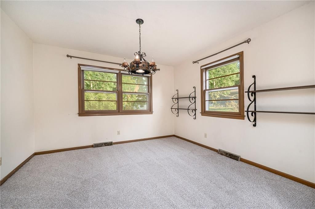 Photo 8 of 27 - 2604 S 74th Street