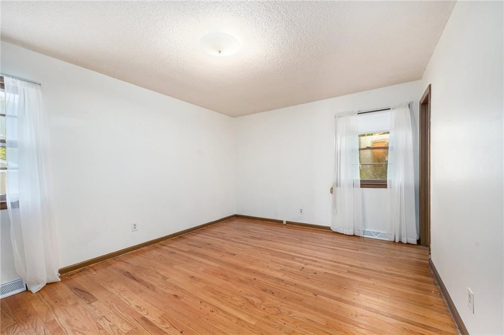 Photo 11 of 27 - 2604 S 74th Street