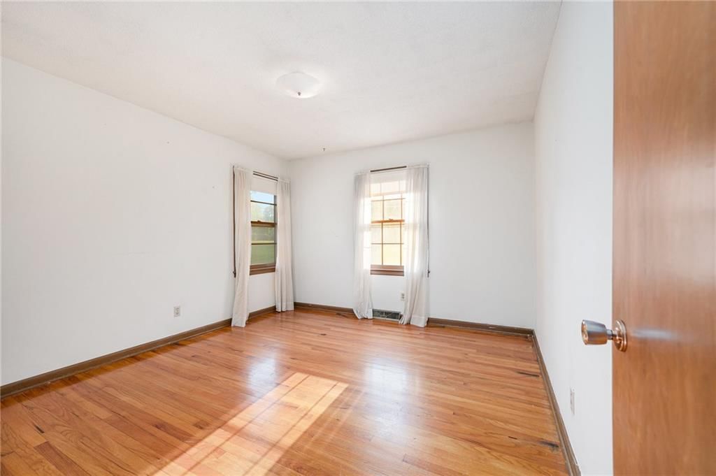 Photo 14 of 27 - 2604 S 74th Street