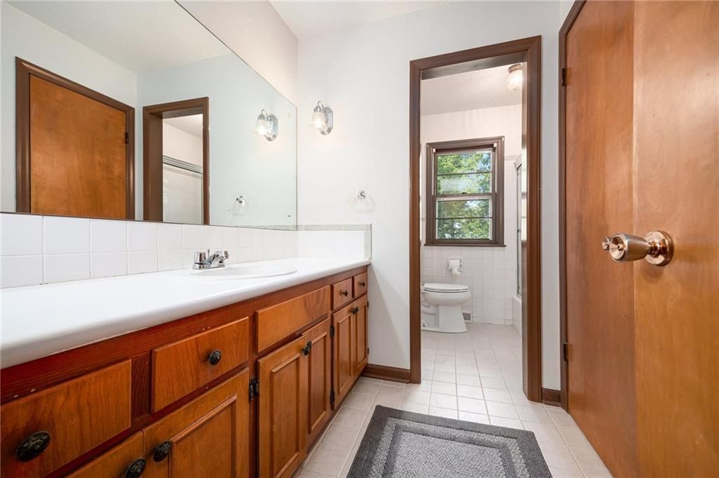 Photo 16 of 27 - 2604 S 74th Street