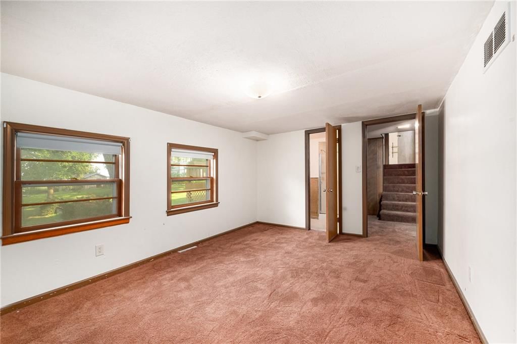 Photo 18 of 27 - 2604 S 74th Street