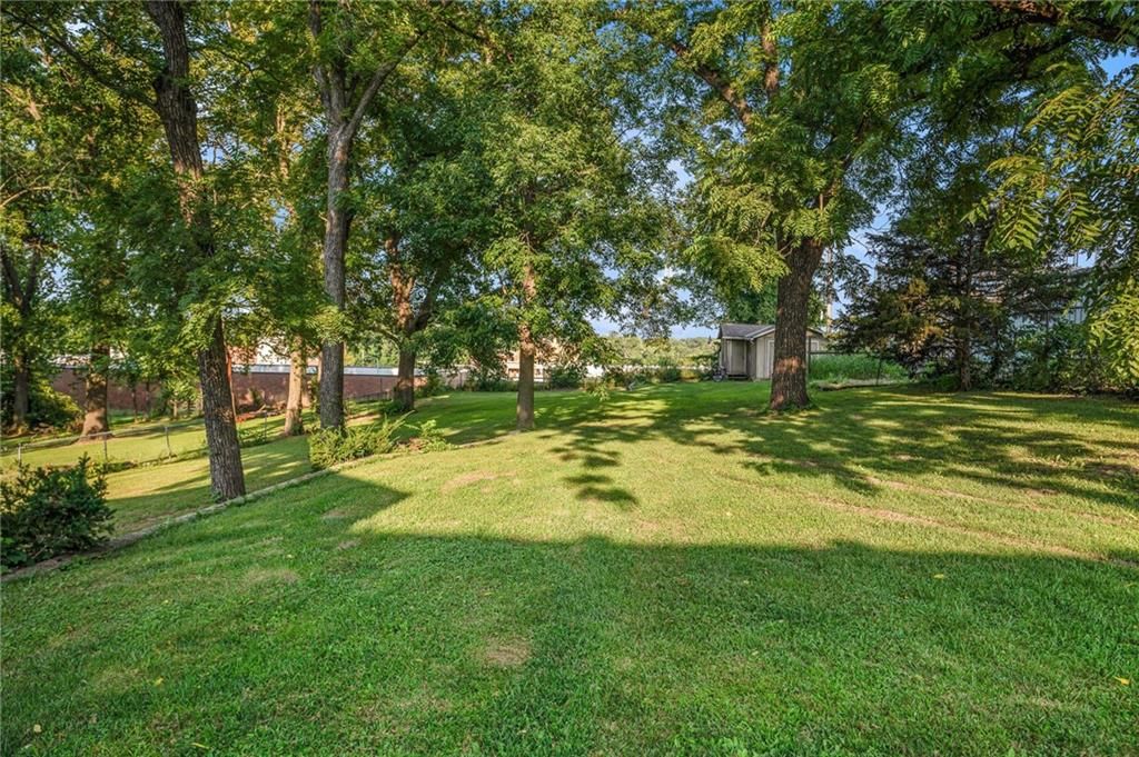 Photo 25 of 27 - 2604 S 74th Street