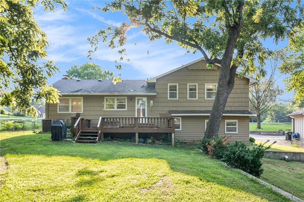 Photo 27 of 27 - 2604 S 74th Street