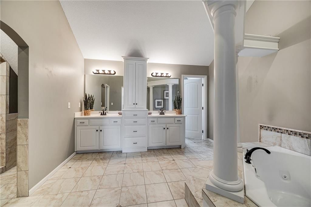 Photo 22 of 49 - 8609 NE 100th Street