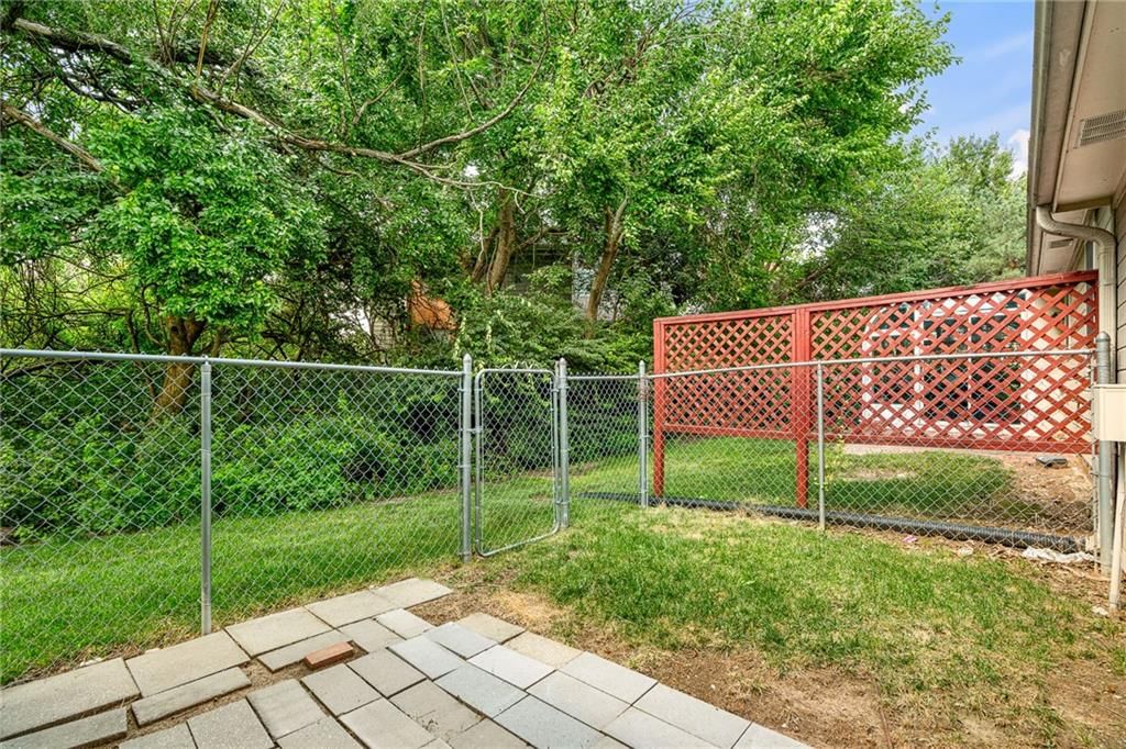 Photo 25 of 29 - 781 N Somerset Terrace