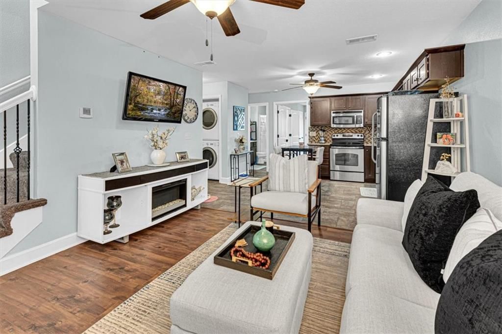 Photo 10 of 27 - 15436 NW 124th Street