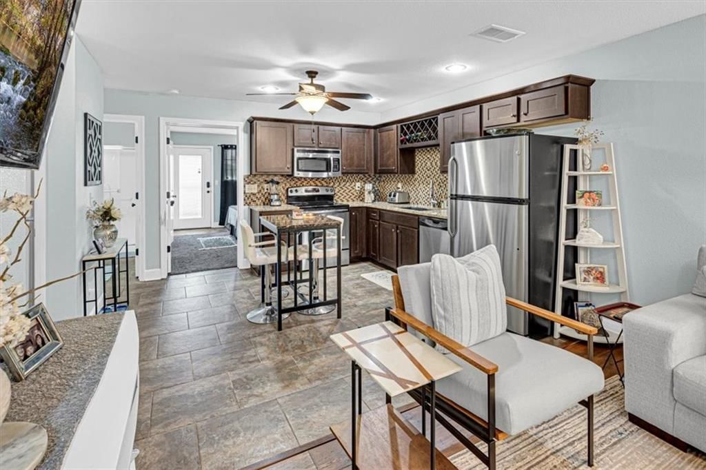 Photo 11 of 27 - 15436 NW 124th Street