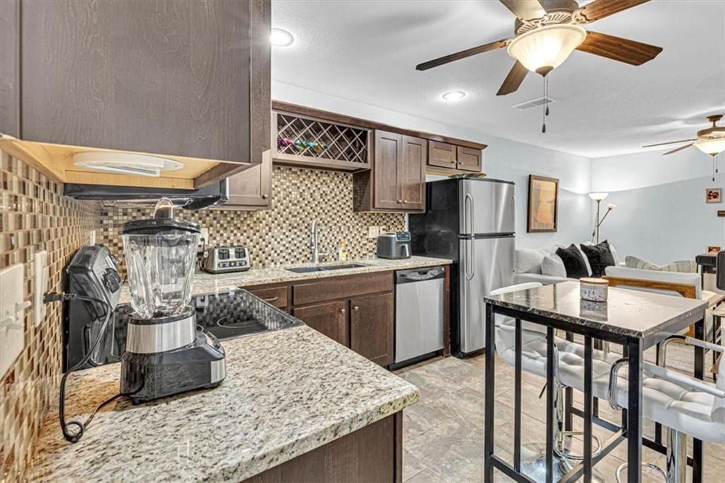 Photo 14 of 27 - 15436 NW 124th Street
