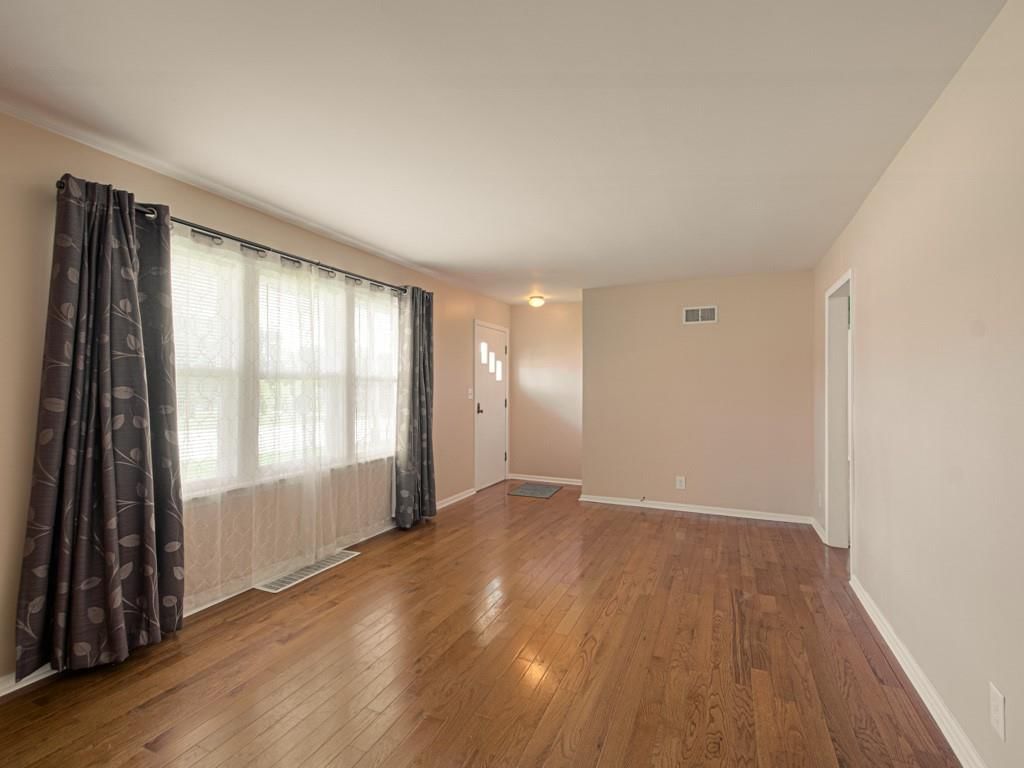 Photo 6 of 27 - 805 NE 72nd Street