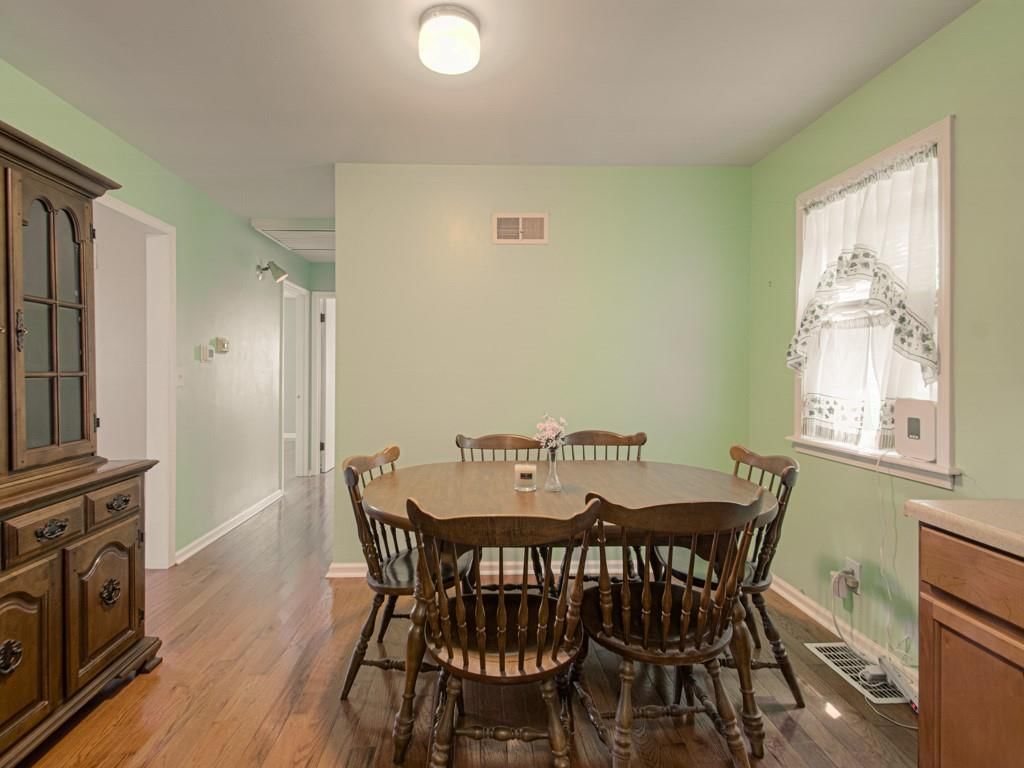 Photo 10 of 27 - 805 NE 72nd Street