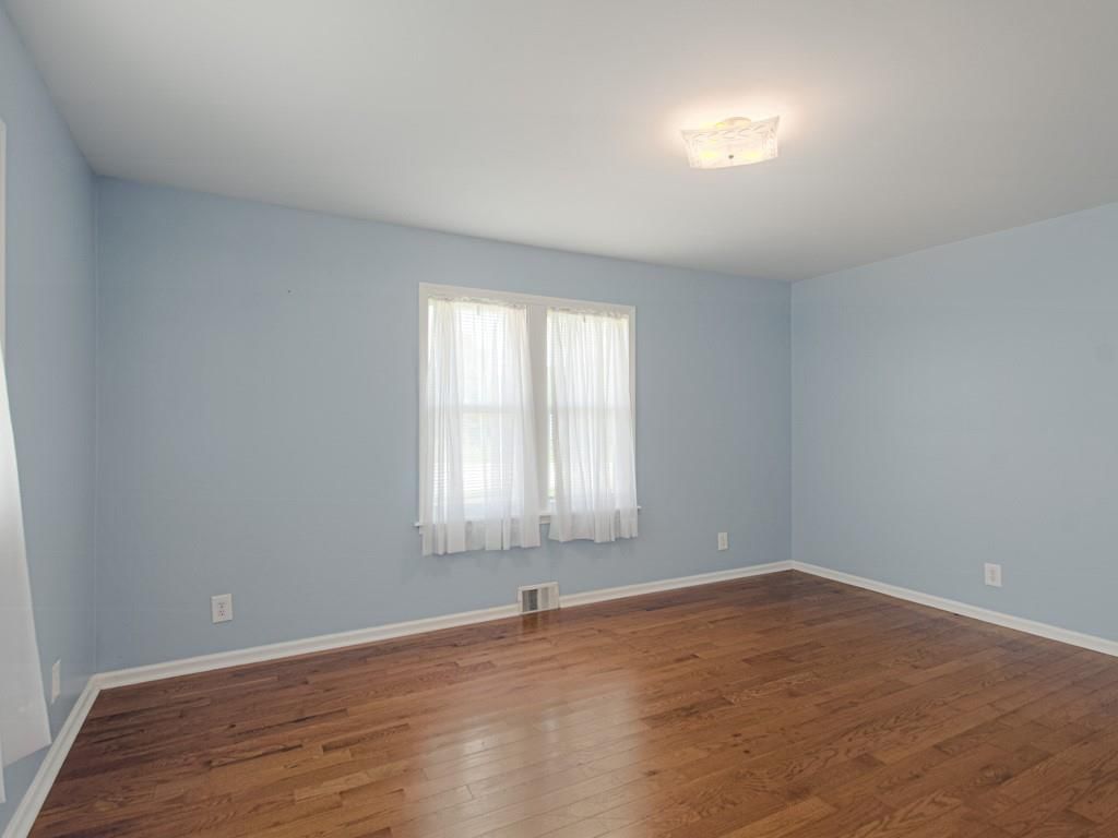 Photo 12 of 27 - 805 NE 72nd Street