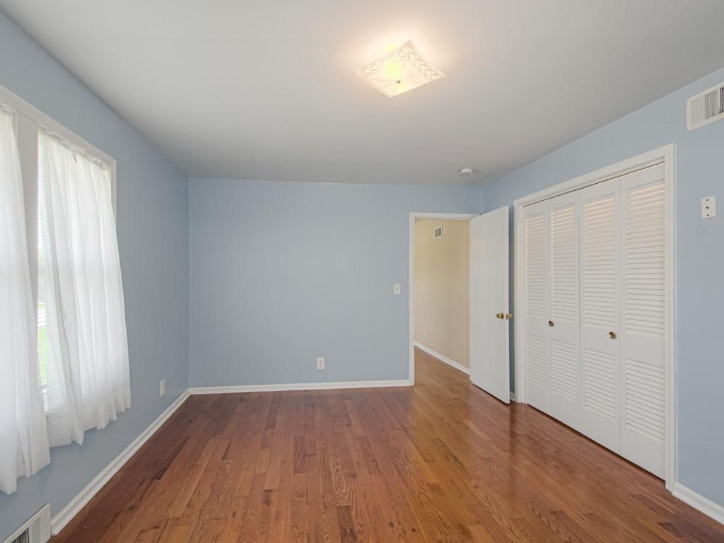 Photo 13 of 27 - 805 NE 72nd Street