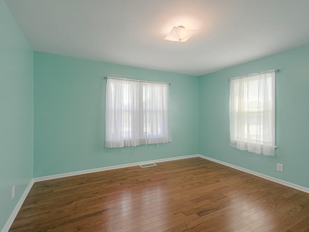 Photo 15 of 27 - 805 NE 72nd Street