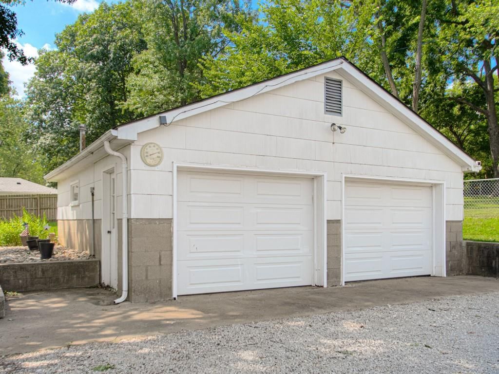 Photo 23 of 27 - 805 NE 72nd Street