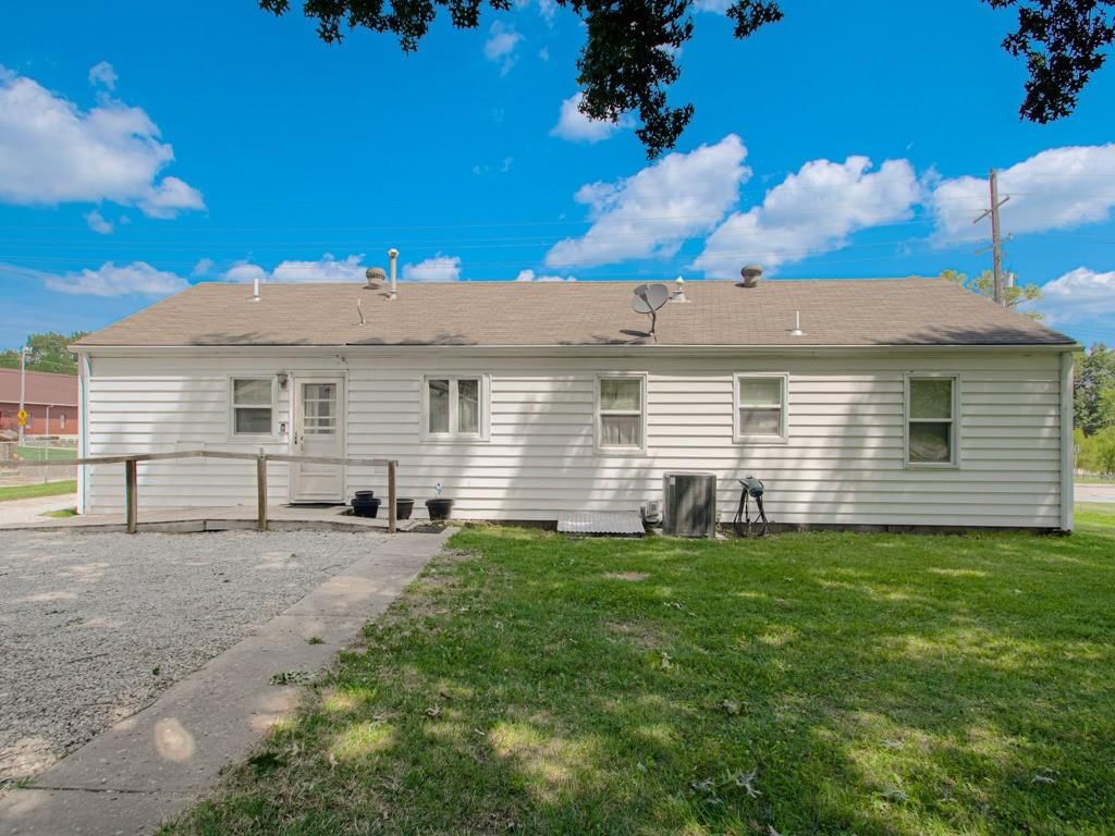 Photo 25 of 27 - 805 NE 72nd Street