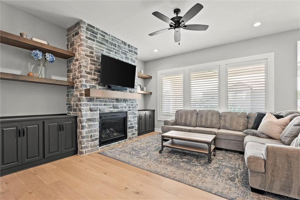 Photo 5 of 44 - 15319 W 171st Place