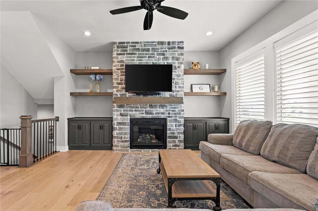 Photo 6 of 44 - 15319 W 171st Place