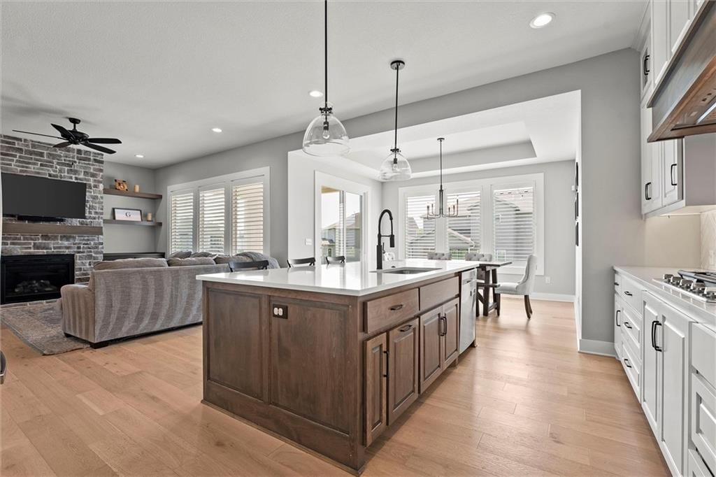 Photo 11 of 44 - 15319 W 171st Place