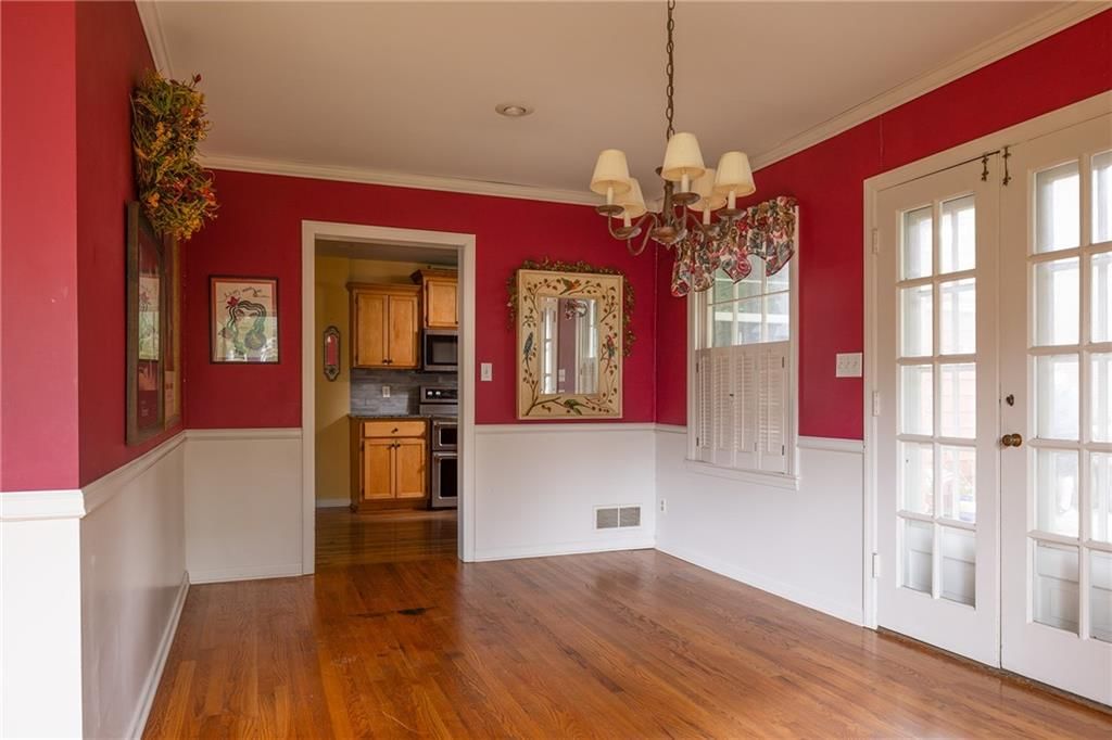 Photo 12 of 18 - 2207 W 79th Terrace