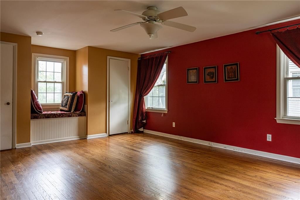 Photo 13 of 18 - 2207 W 79th Terrace