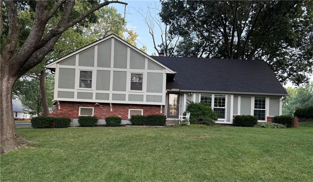 10503 W 97th Terrace, Overland Park, KS