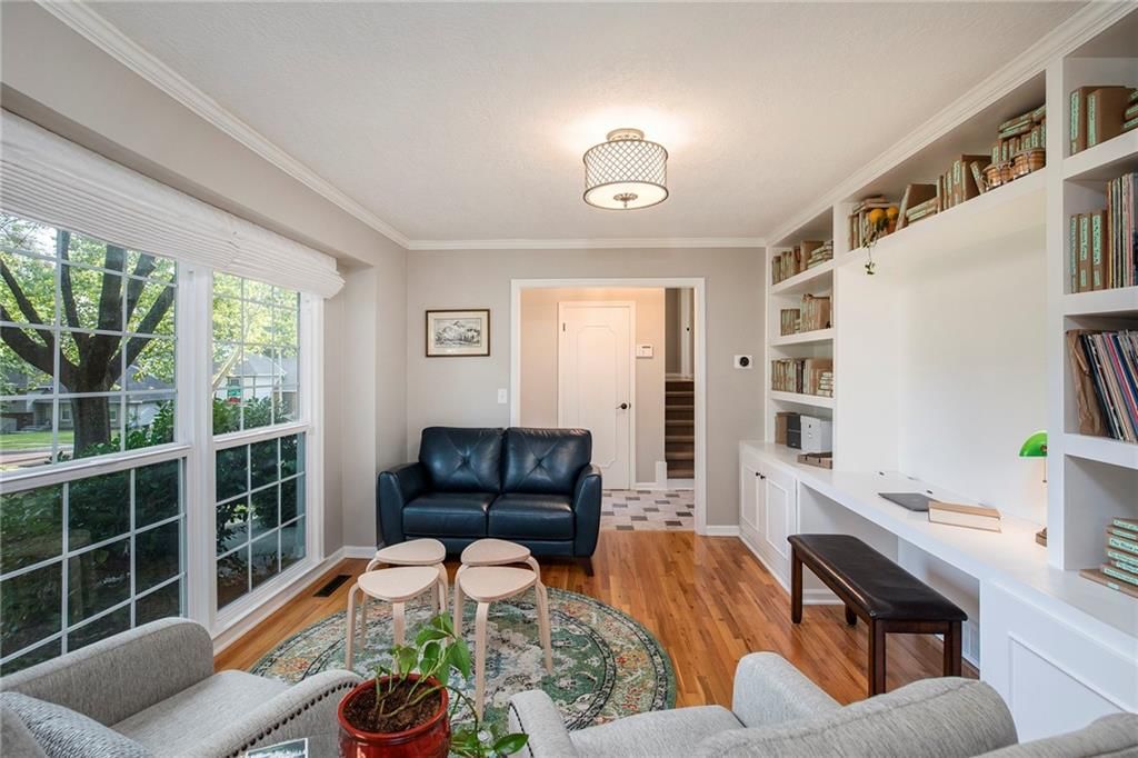 Photo 7 of 28 - 10503 W 97th Terrace