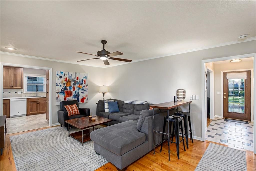 Photo 15 of 28 - 10503 W 97th Terrace