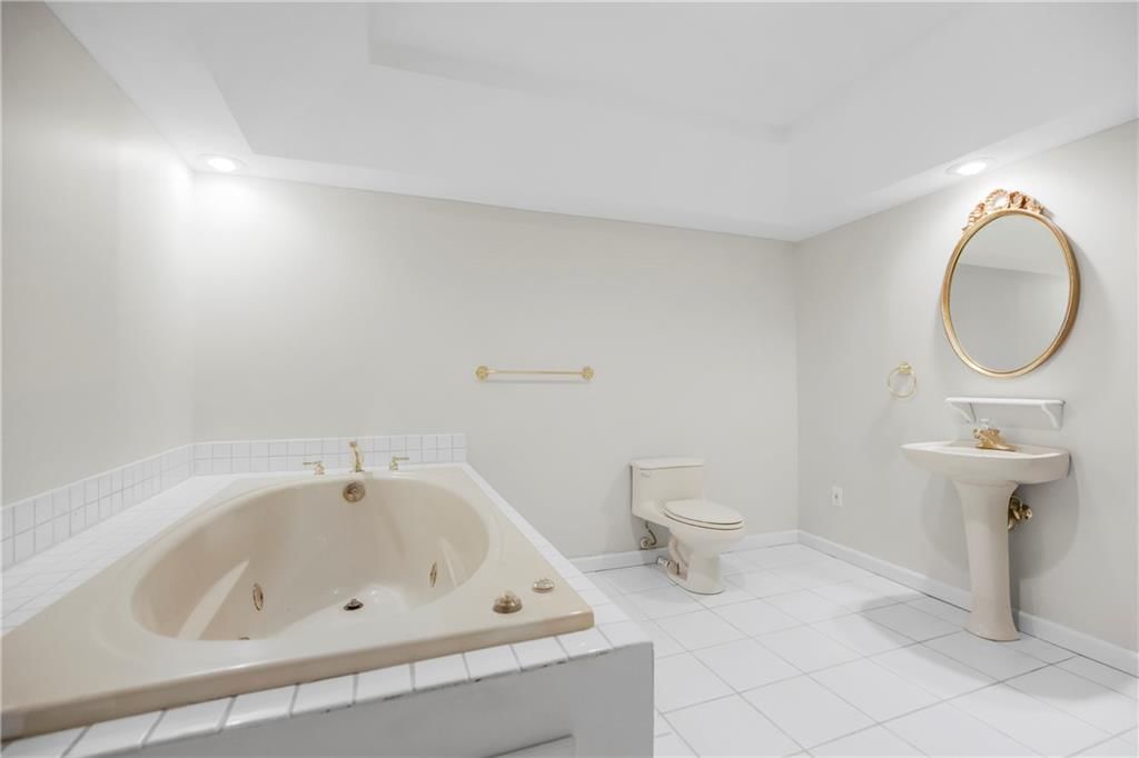 8209 N Revere Court — photo 28