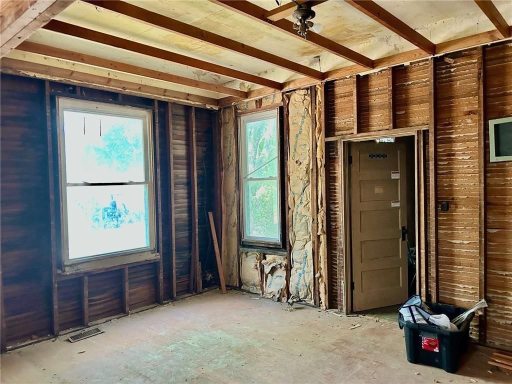 Photo 5 of 26 - 417 N 27th Street