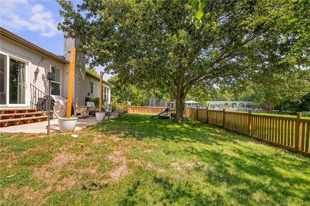 Photo 28 of 35 - 15149 W 157th Terrace