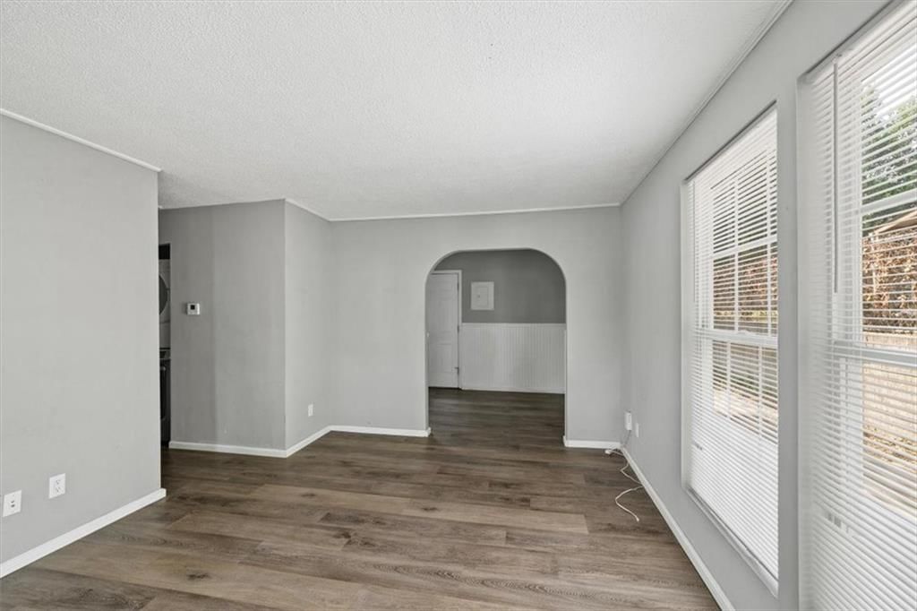 Photo 7 of 29 - 4913 Alma Avenue