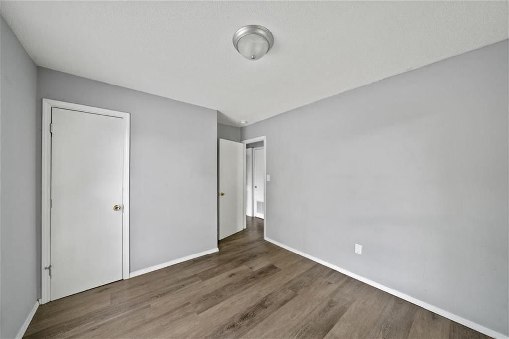 Photo 19 of 29 - 4913 Alma Avenue
