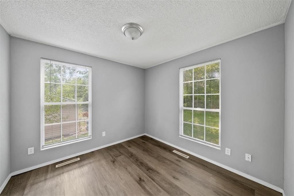 Photo 20 of 29 - 4913 Alma Avenue