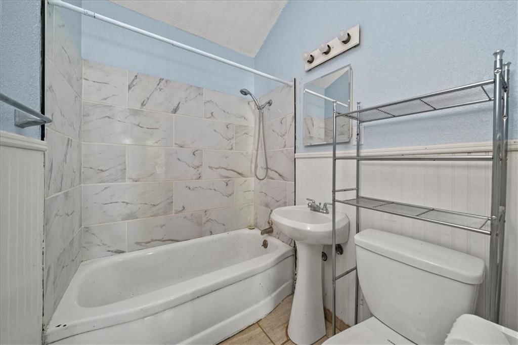 Photo 22 of 29 - 4913 Alma Avenue