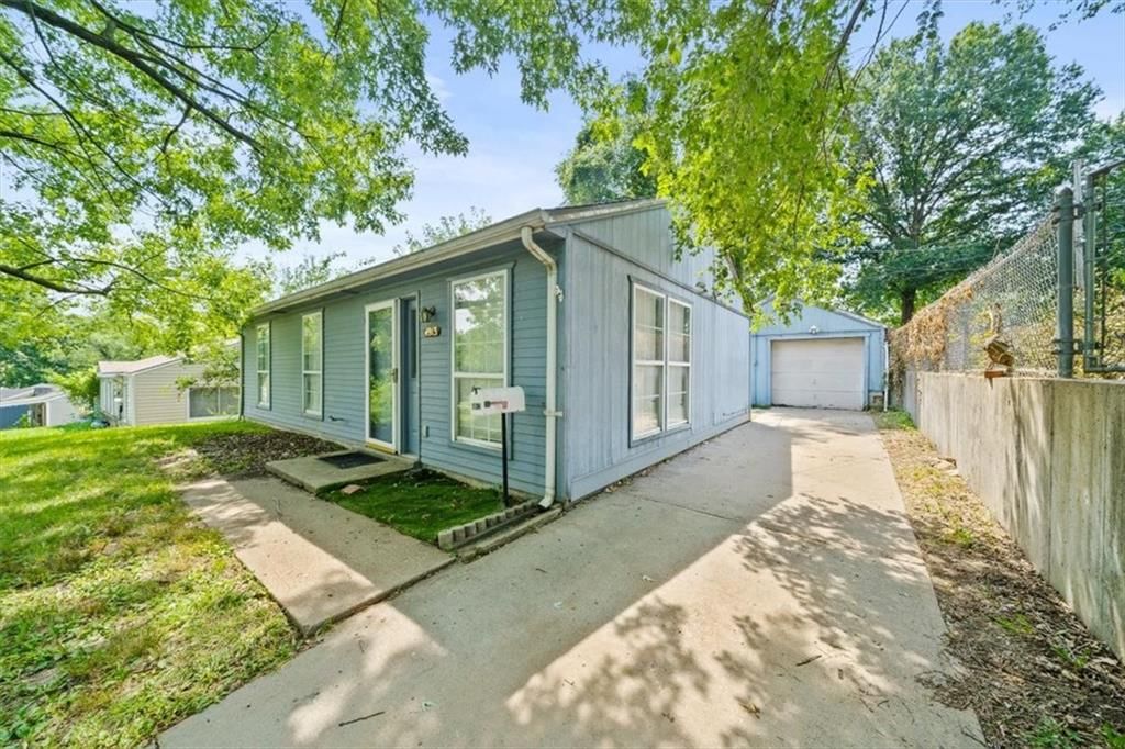 Photo 28 of 29 - 4913 Alma Avenue