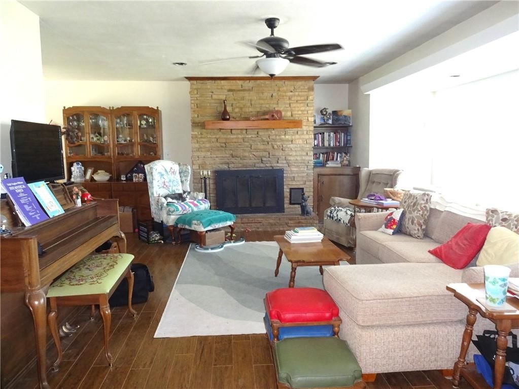 619 W Oak Street — photo 9