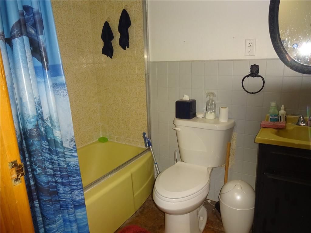 619 W Oak Street — photo 18