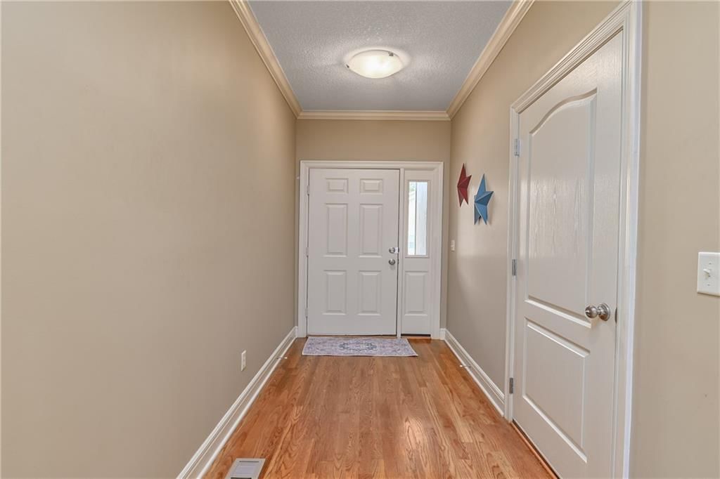 Photo 5 of 36 - 6403 Constance Street