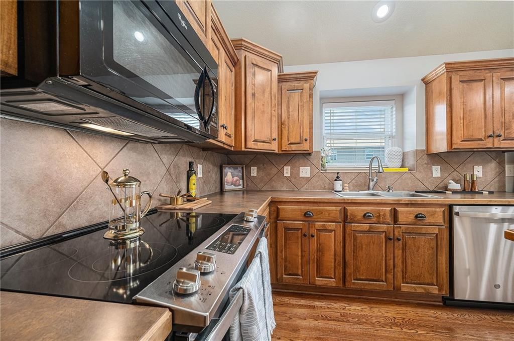 Photo 11 of 27 - 2304 W Piatt Lane