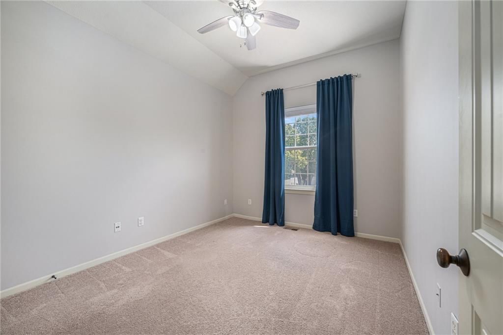 Photo 19 of 27 - 2304 W Piatt Lane