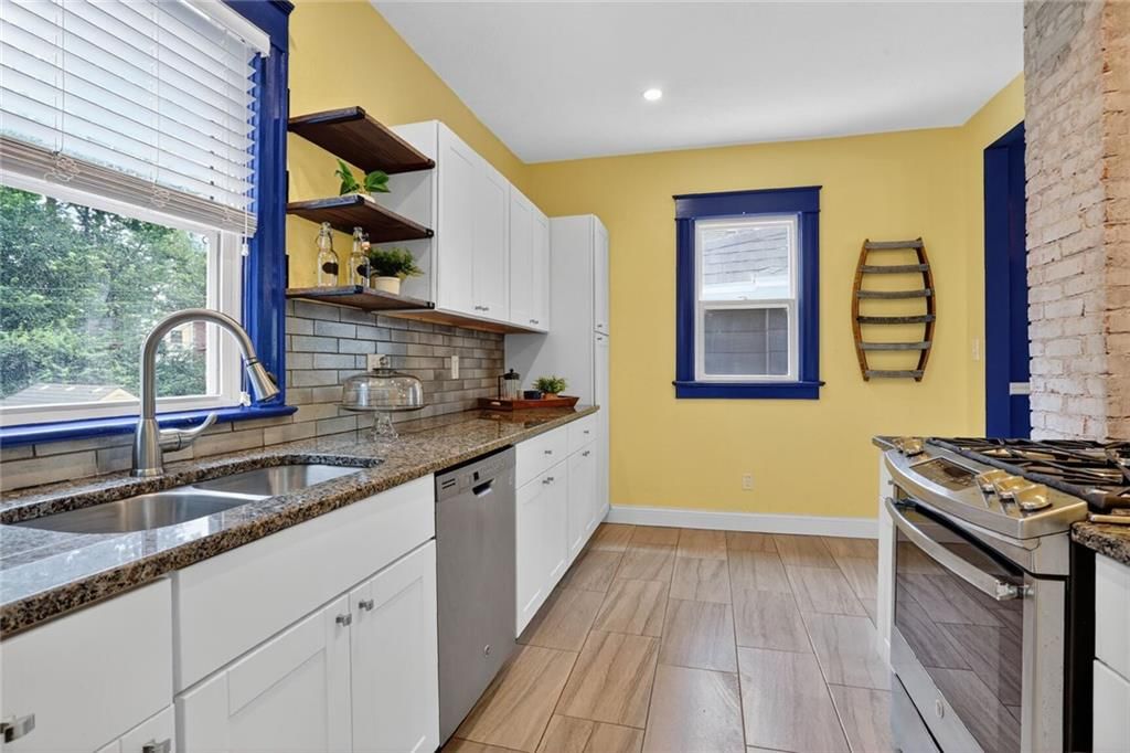 Photo 10 of 26 - 4217 Campbell Street