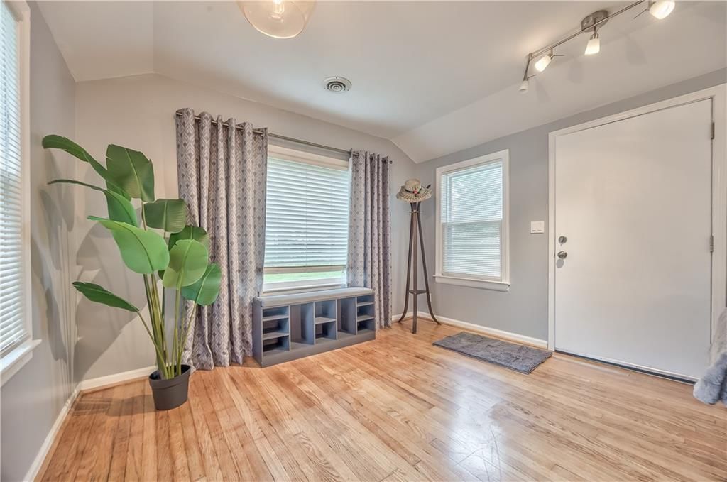 Photo 5 of 20 - 8310 Jarboe Street