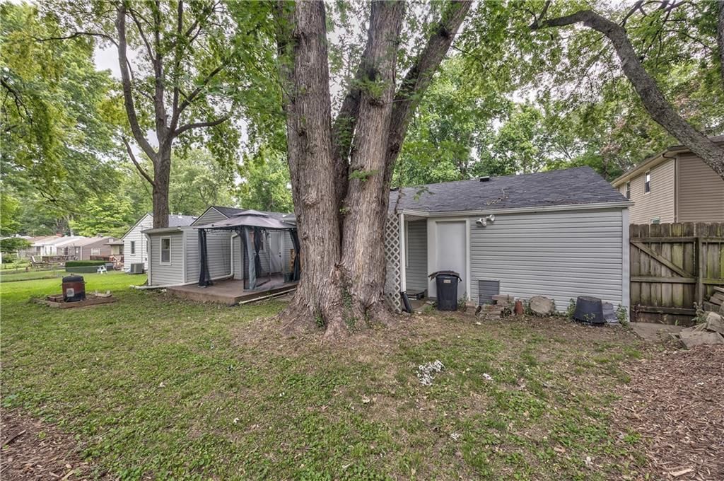 Photo 17 of 20 - 8310 Jarboe Street