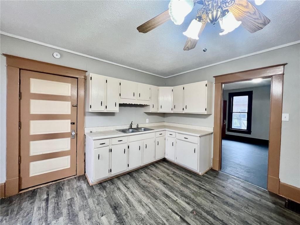 308 E Colorado Avenue — photo 4