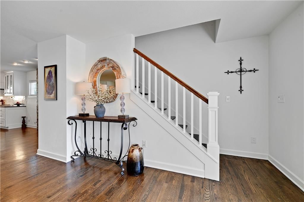 444 Lakeshore West Street — photo 7
