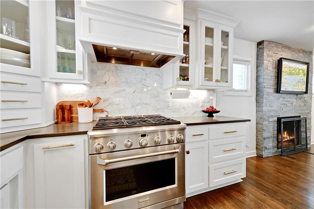 444 Lakeshore West Street — photo 16