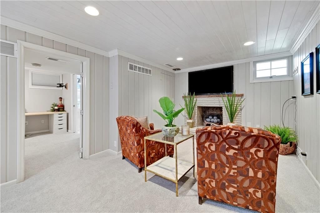 444 Lakeshore West Street — photo 23