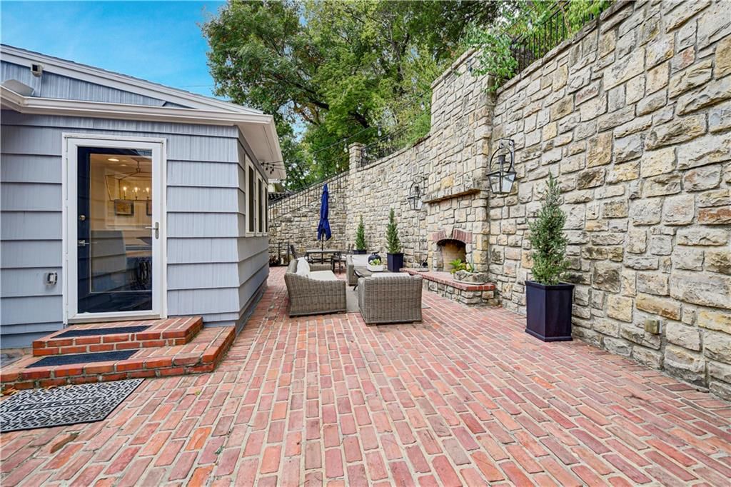 444 Lakeshore West Street — photo 34
