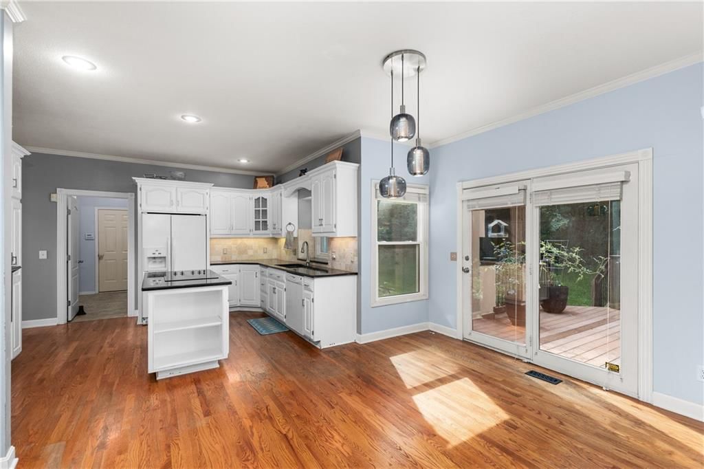 Photo 11 of 41 - 809 SW Springwater Lane