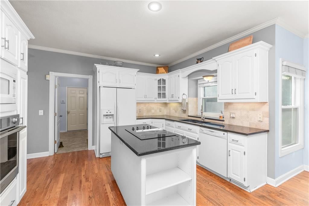 Photo 14 of 41 - 809 SW Springwater Lane